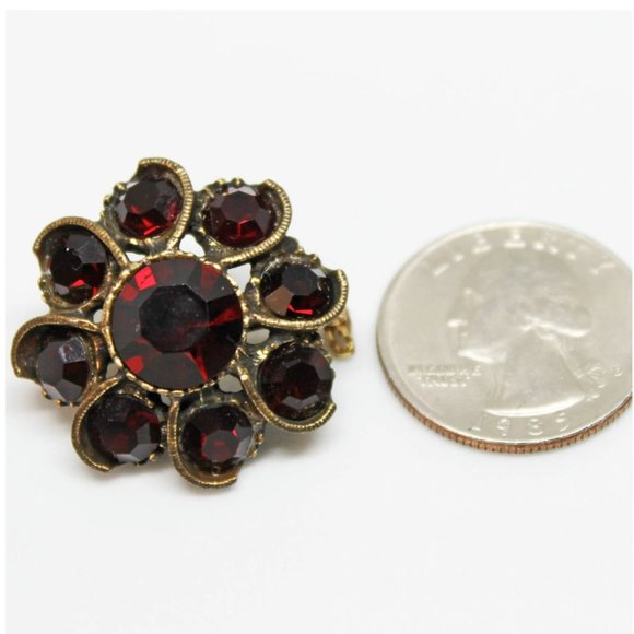 Vintage Dark Garnet Red Glass Stone Flower Goldt Brooch Pin | Jewelry | Brooch - Picture 8 of 8